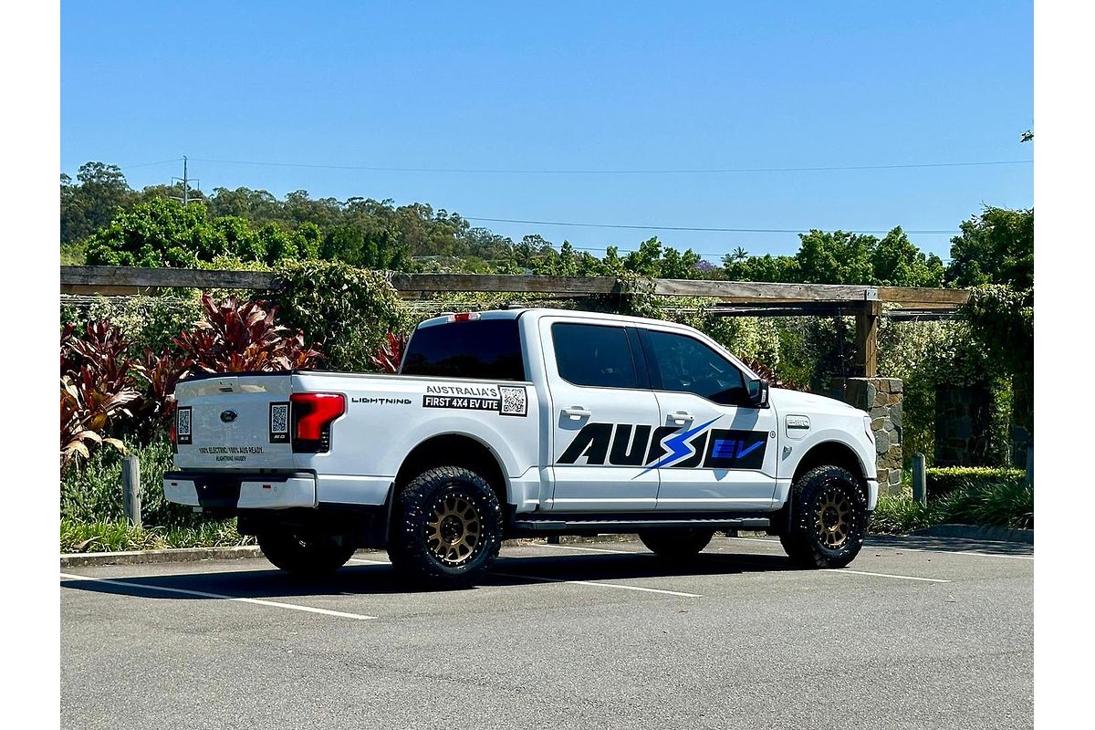 2023 Ford F-150 Lightning XLT 4X4