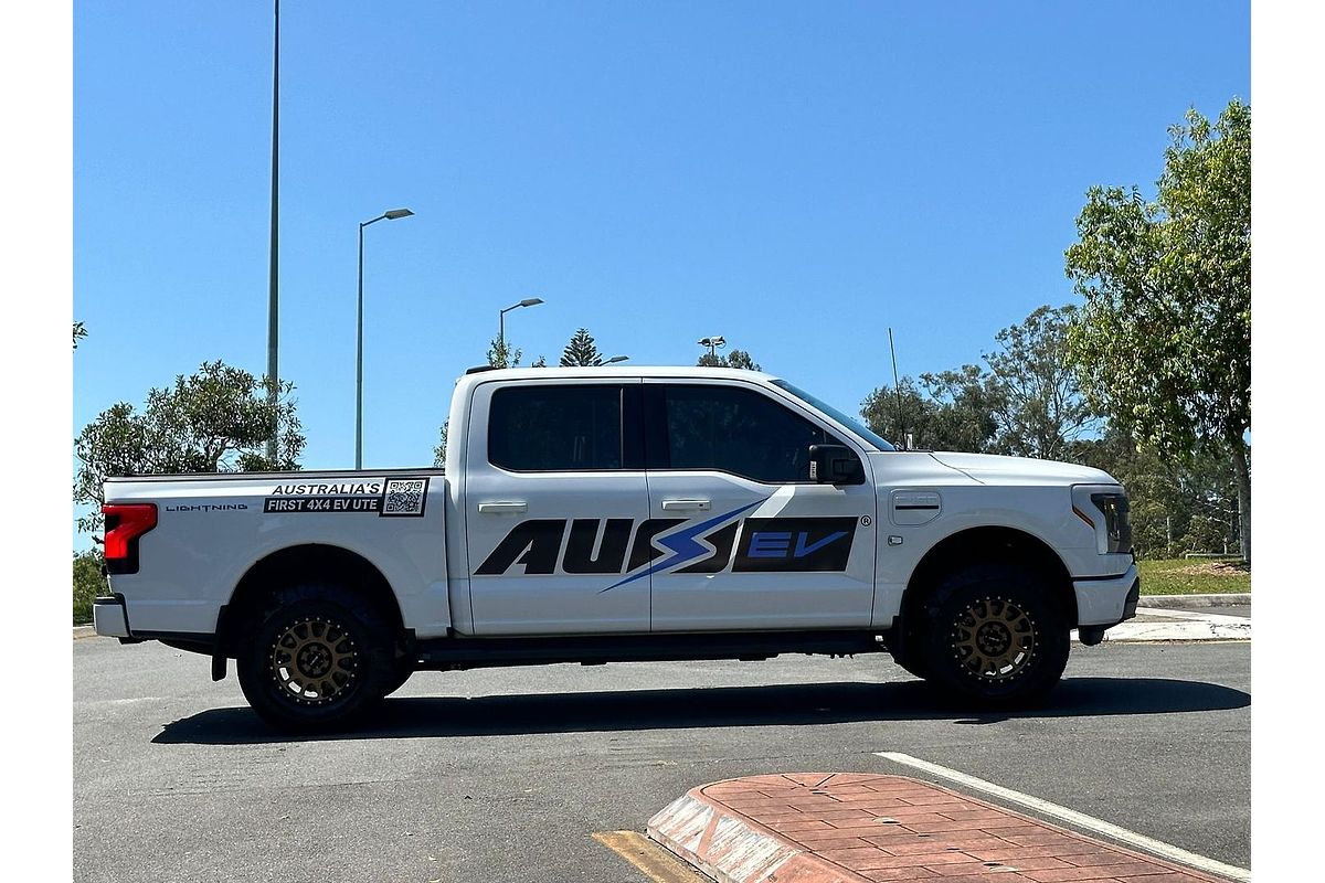 2023 Ford F-150 Lightning XLT 4X4