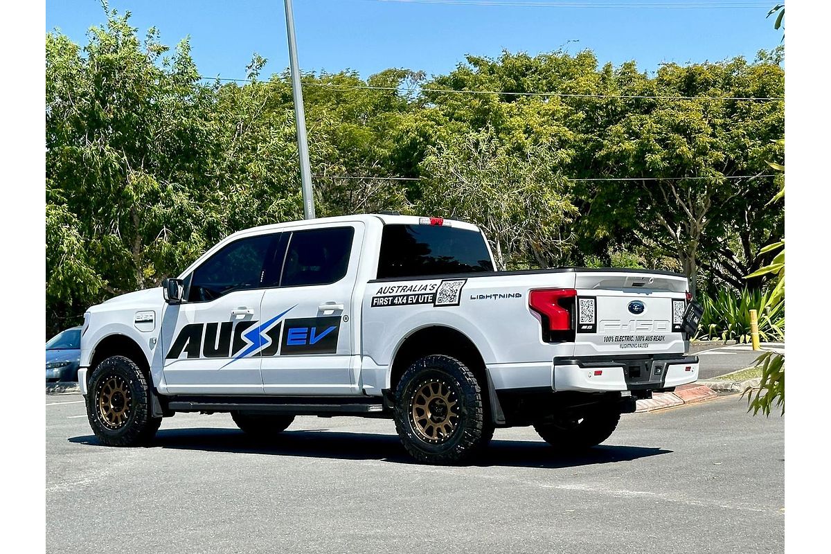 2023 Ford F-150 Lightning XLT 4X4