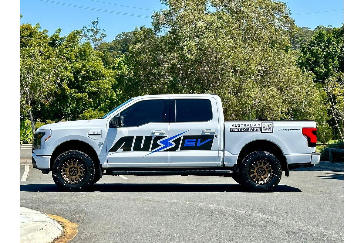2023 Ford F-150 Lightning XLT 4X4
