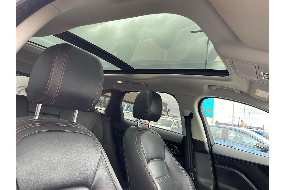 2018 Jaguar F-PACE 30d Prestige X761
