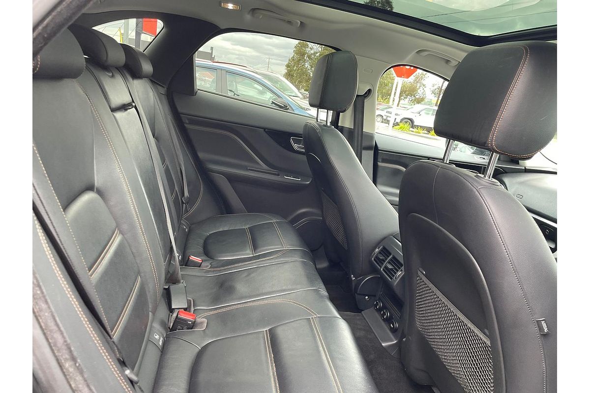 2018 Jaguar F-PACE 30d Prestige X761