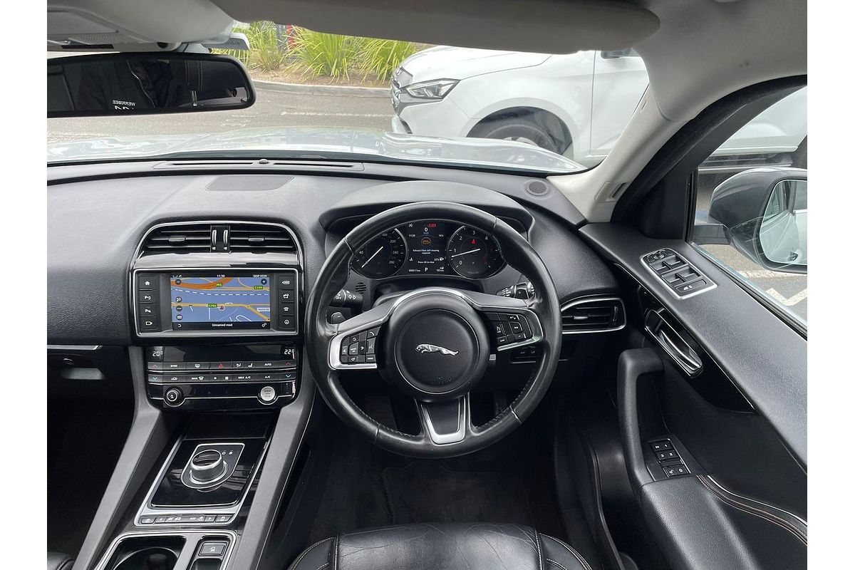 2018 Jaguar F-PACE 30d Prestige X761