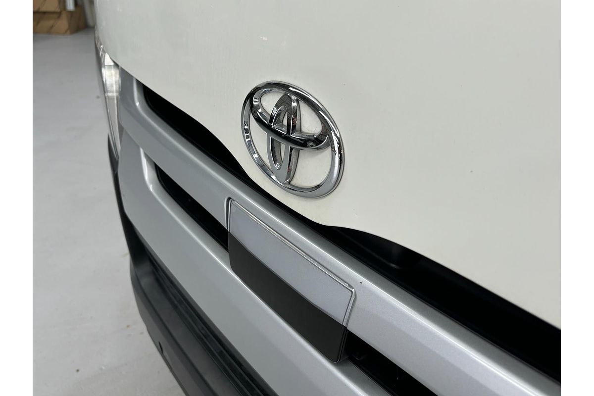 2018 Toyota HIACE LWB GDH201