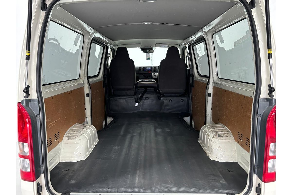 2018 Toyota HIACE LWB GDH201