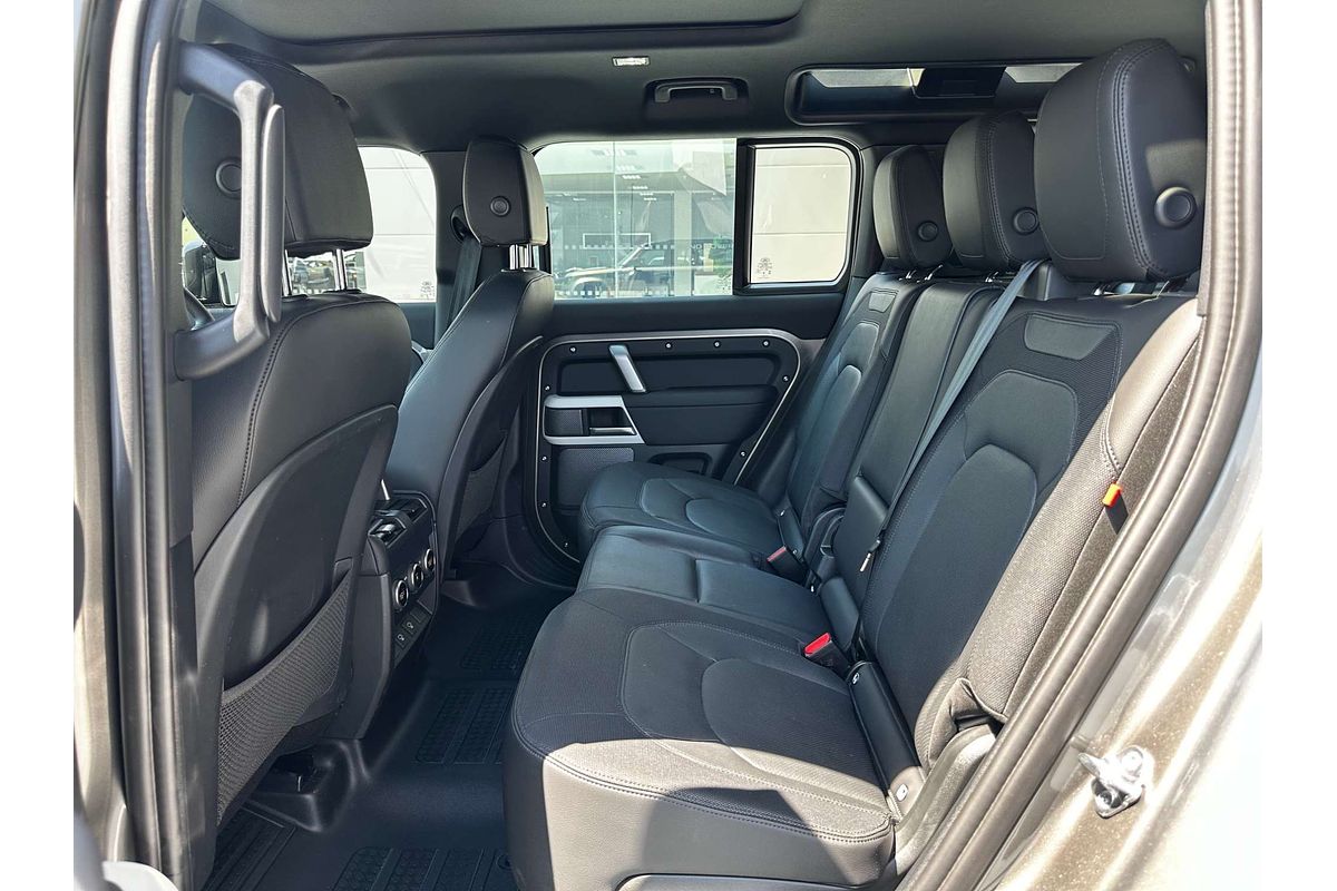 2024 Land Rover Defender 110 P400 X-Dynamic SE L663