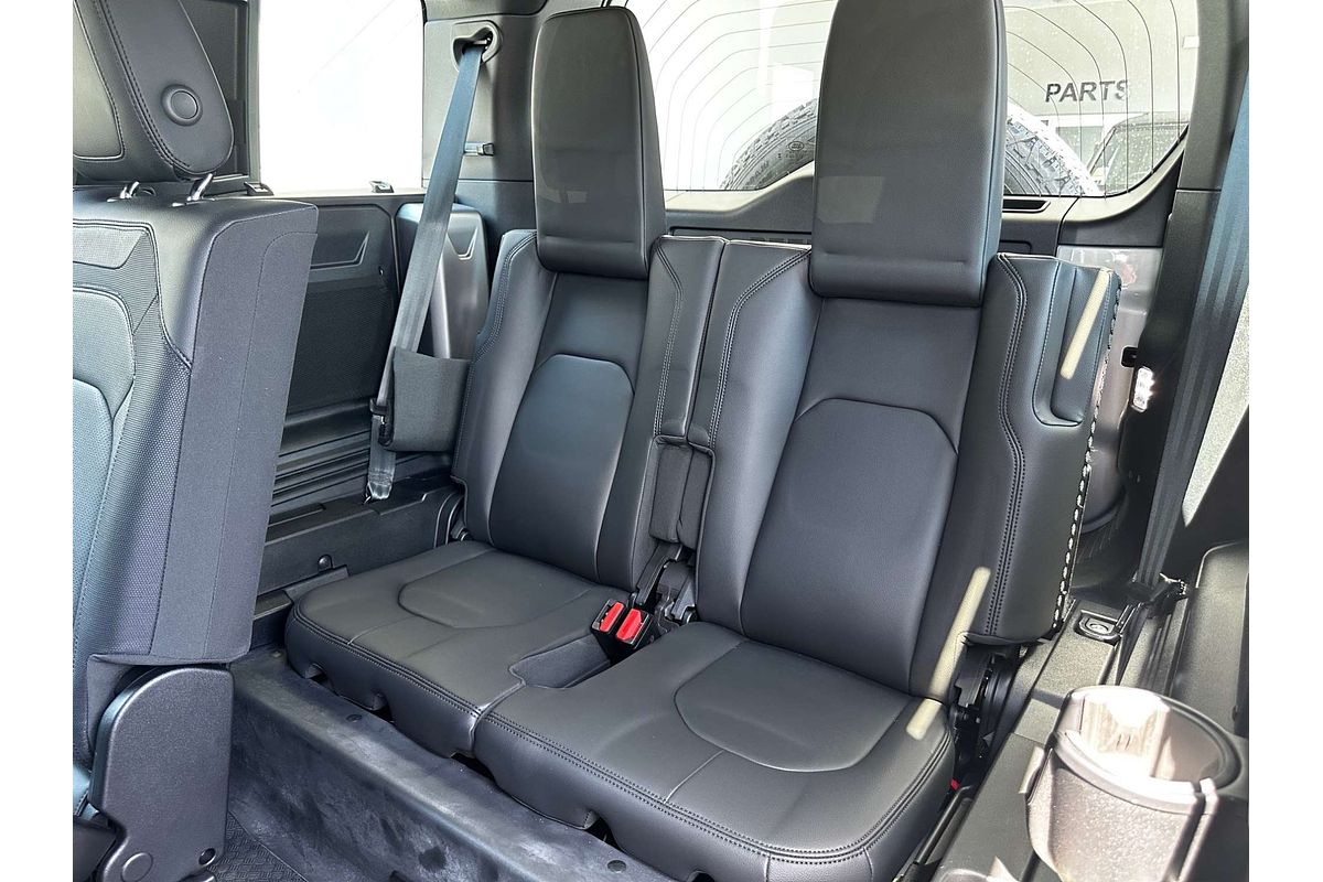 2024 Land Rover Defender 110 P400 X-Dynamic SE L663