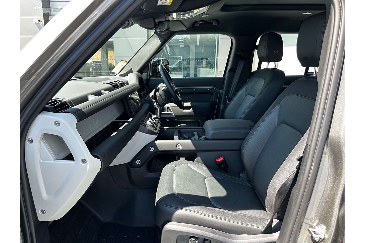 2024 Land Rover Defender 110 D300 X-Dynamic SE L663