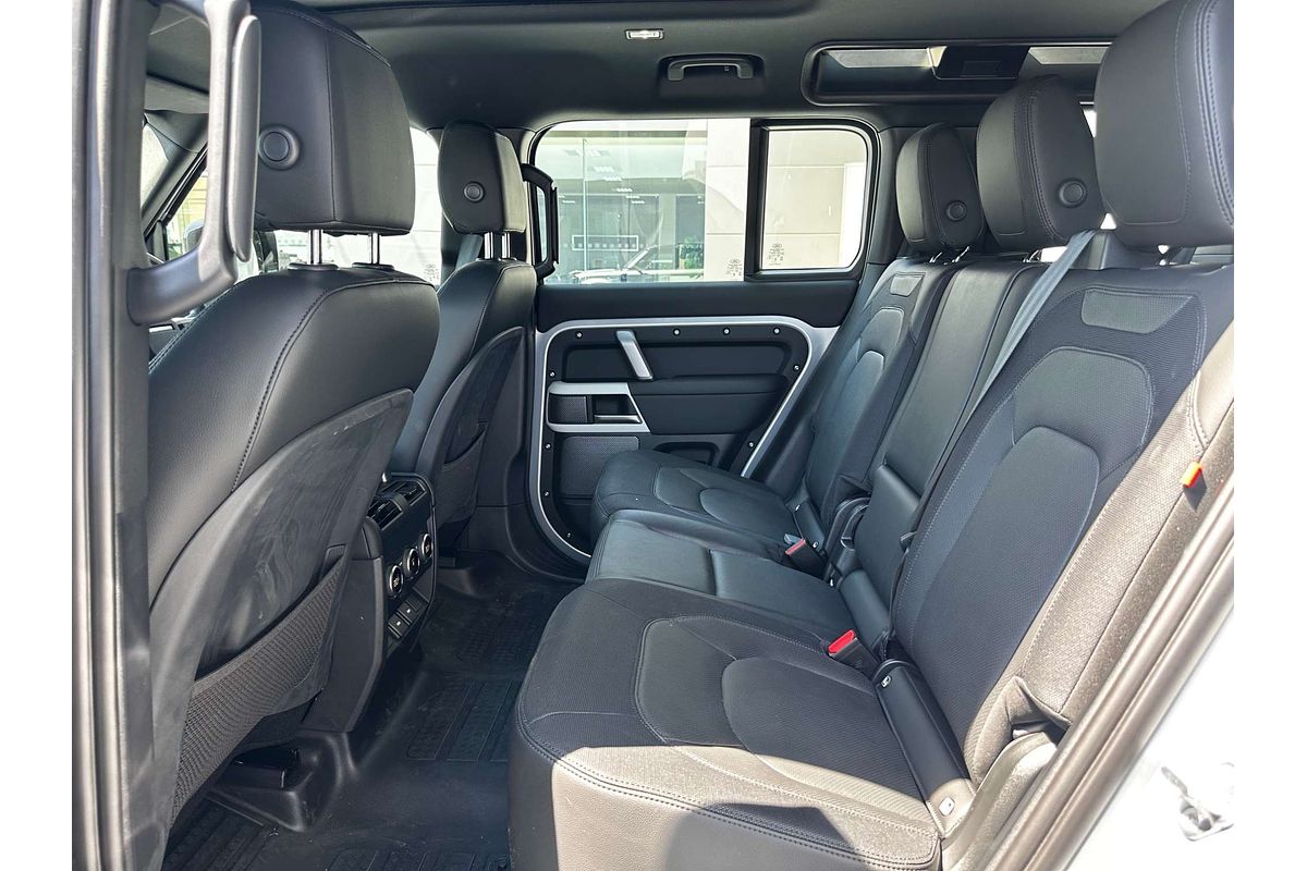 2024 Land Rover Defender 110 D300 X-Dynamic SE L663