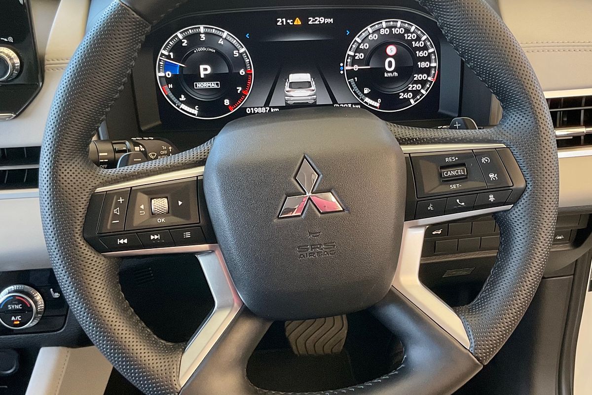 2022 Mitsubishi Outlander Exceed ZM