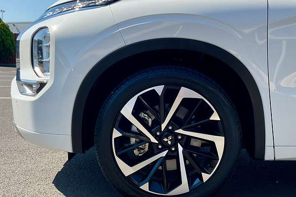 2022 Mitsubishi Outlander Exceed ZM