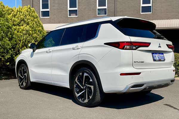 2022 Mitsubishi Outlander Exceed ZM