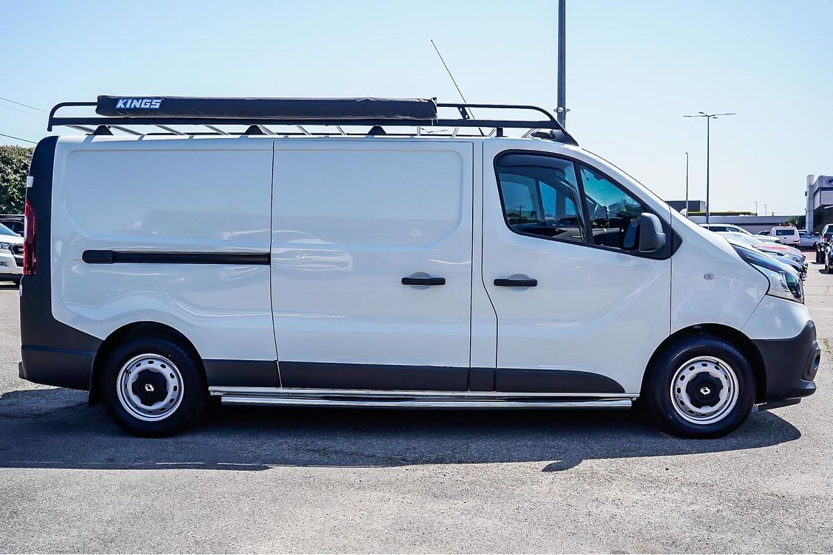 2018 Renault Trafic Formula Edition X82