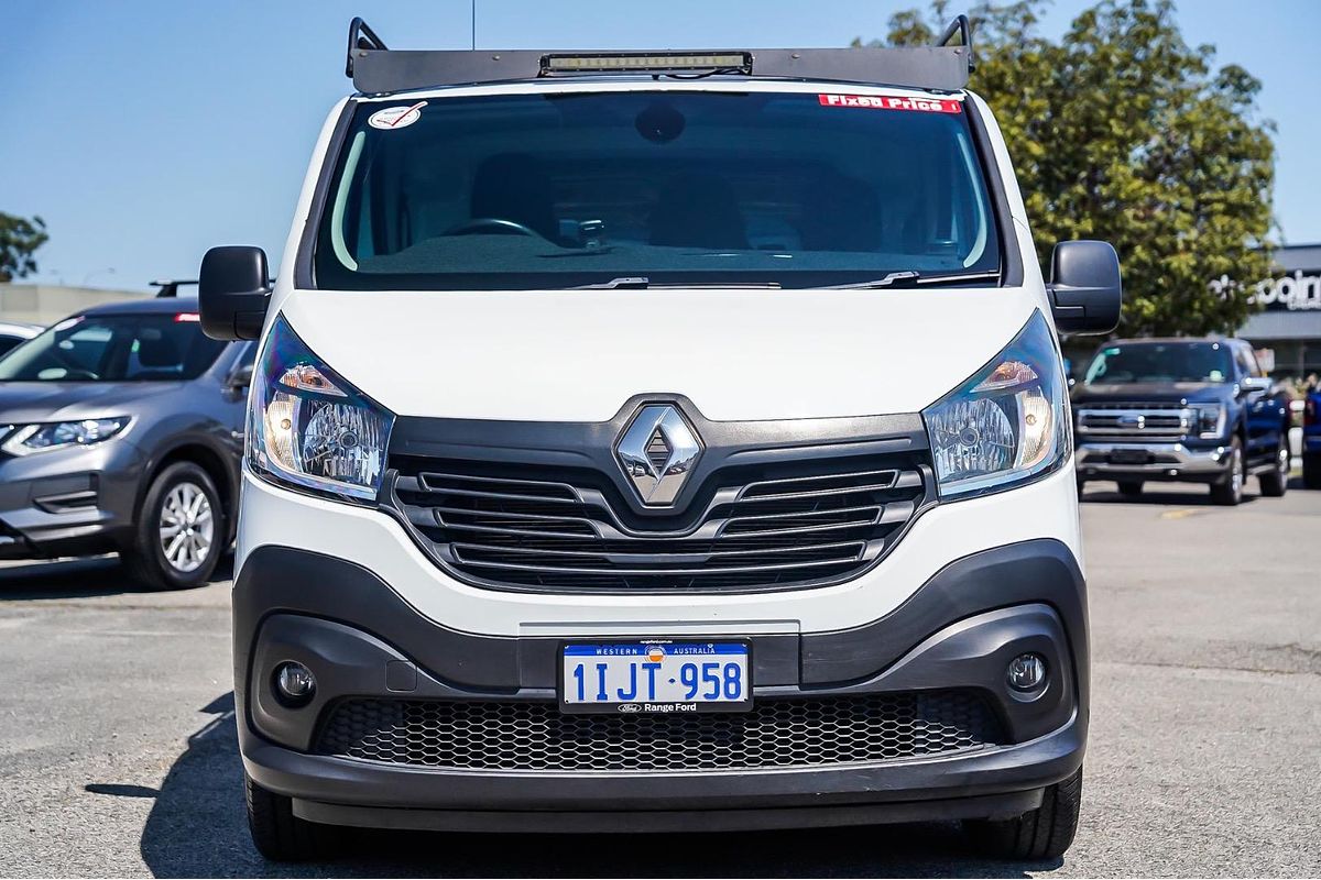 2018 Renault Trafic Formula Edition X82