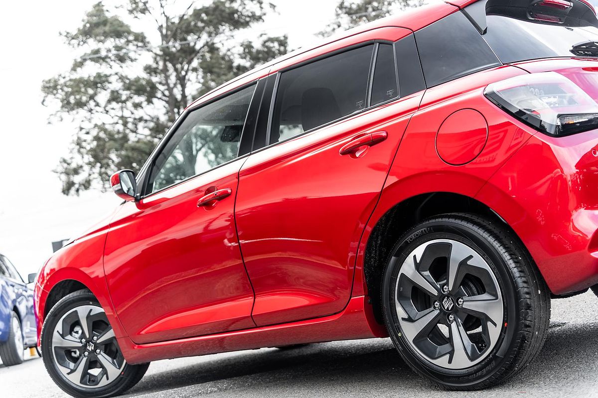 2024 Suzuki Swift Hybrid GLX UZ