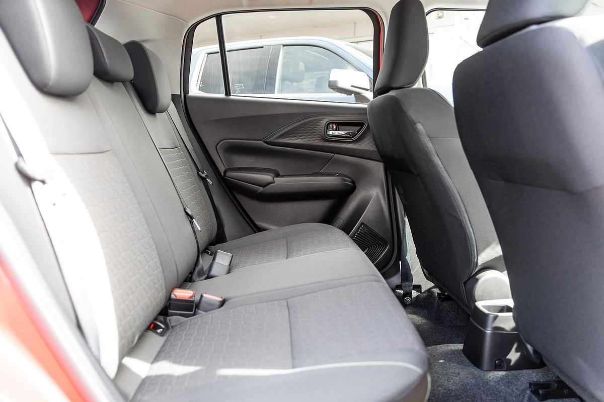 2024 Suzuki Swift Hybrid GLX UZ