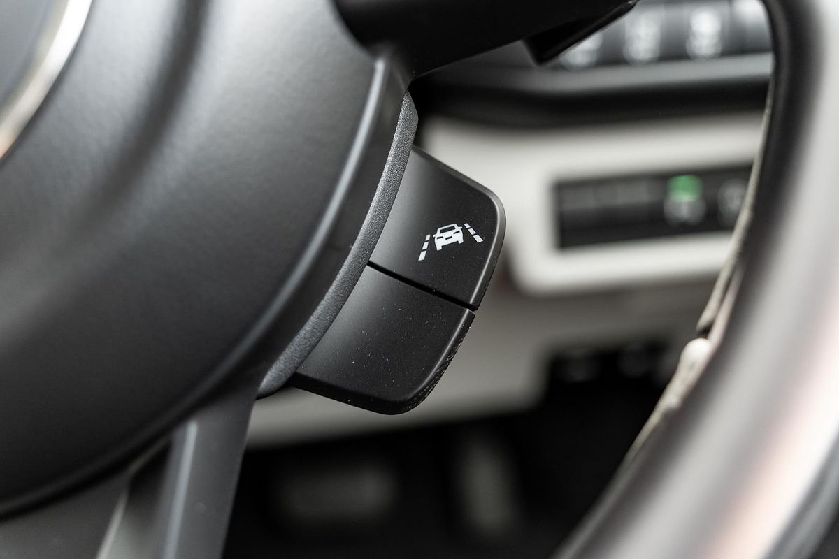 2024 Suzuki Swift Hybrid GLX UZ