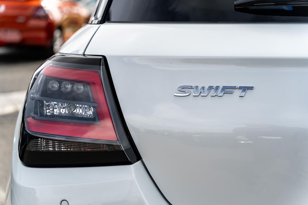 2024 Suzuki Swift Hybrid Plus UZ