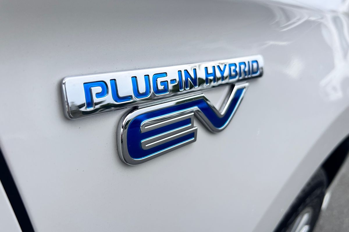 2019 Mitsubishi Outlander PHEV ES ZL