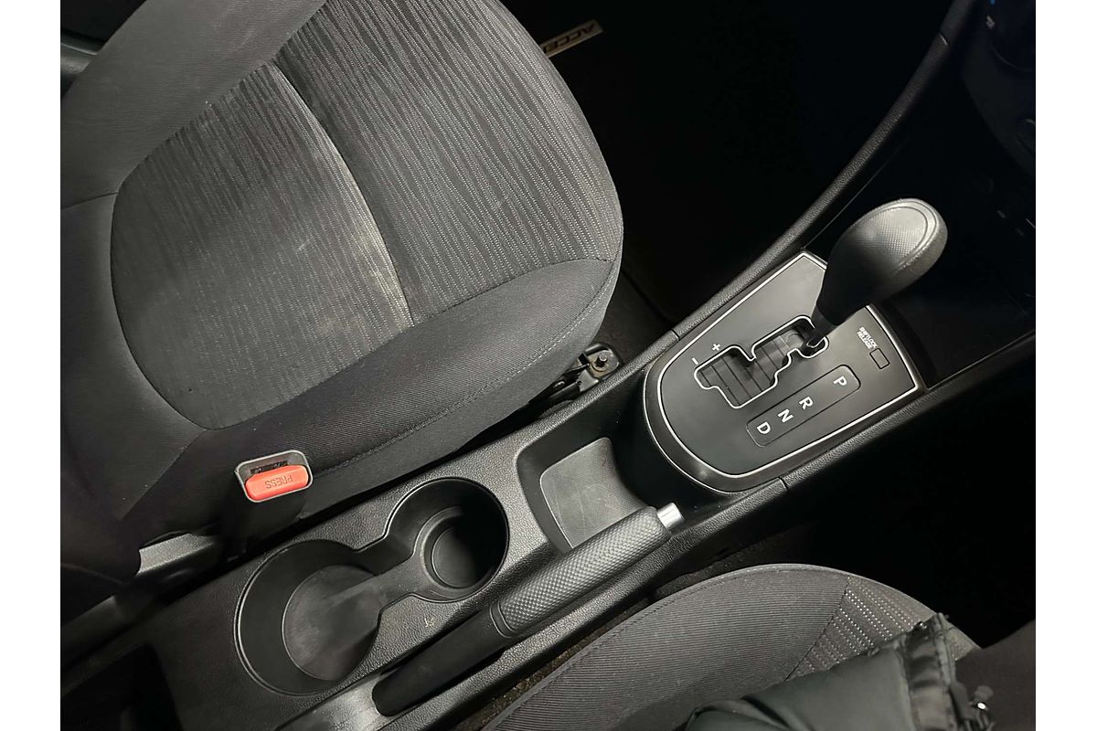 2015 Hyundai Accent Active RB2