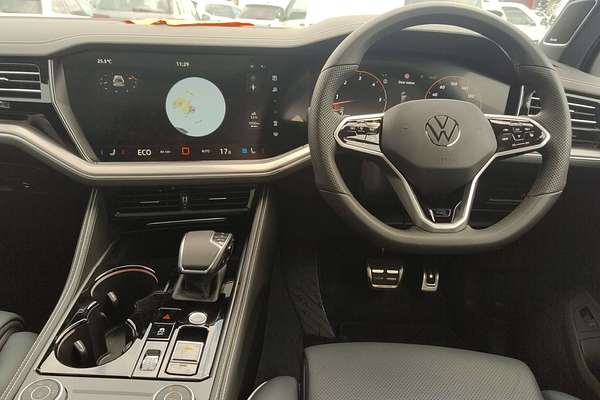 2024 Volkswagen Touareg 210TDI R-Line RC