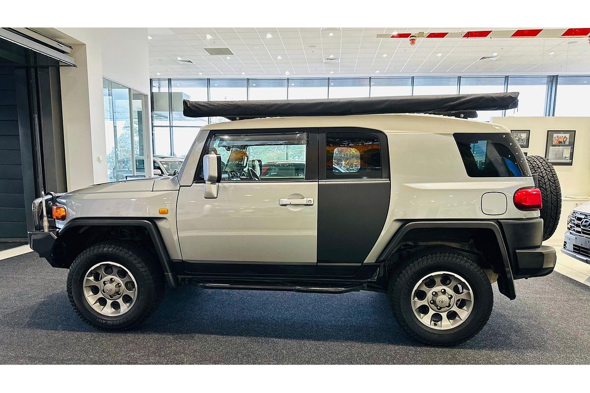 2012 Toyota FJ Cruiser GSJ15R