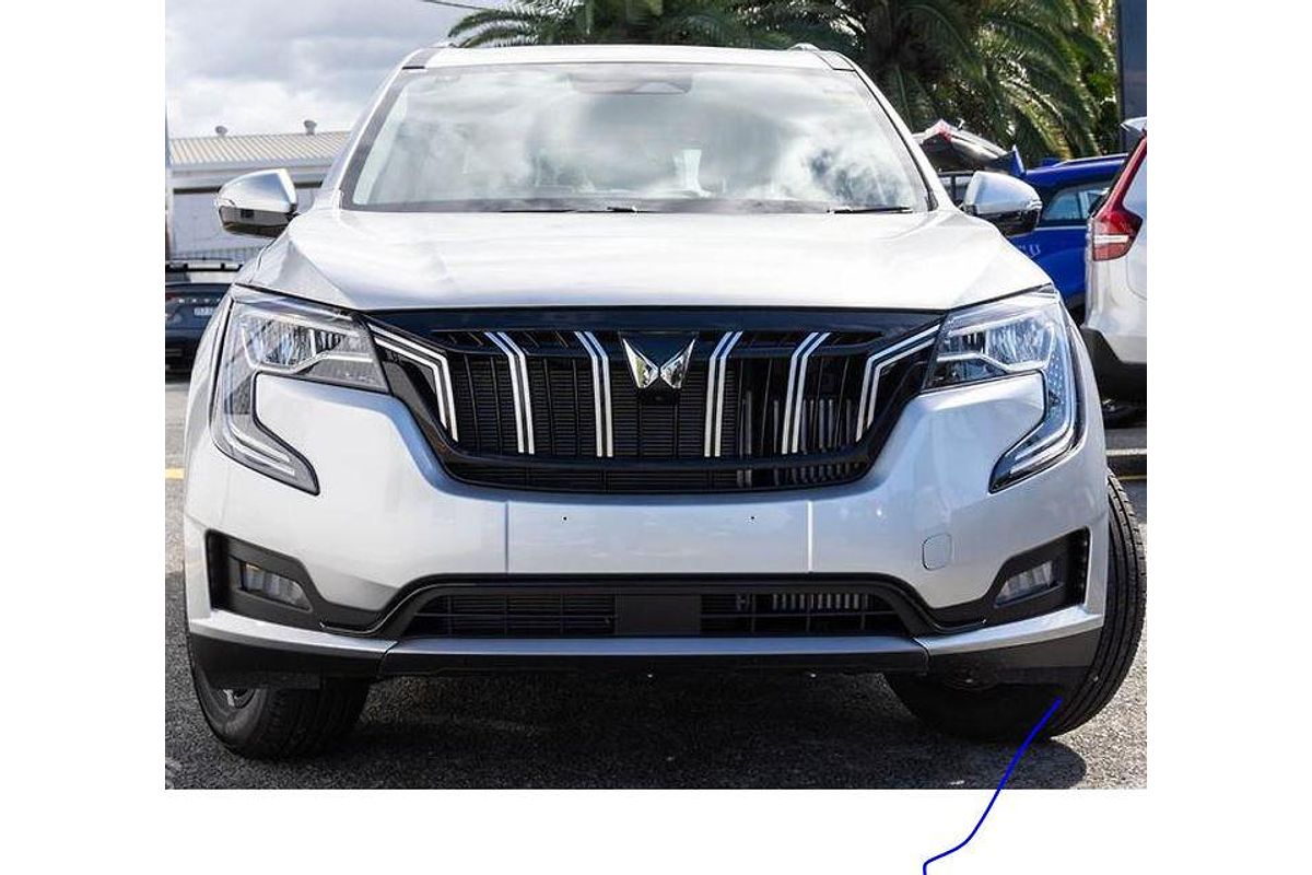 2024 Mahindra XUV700 AX7
