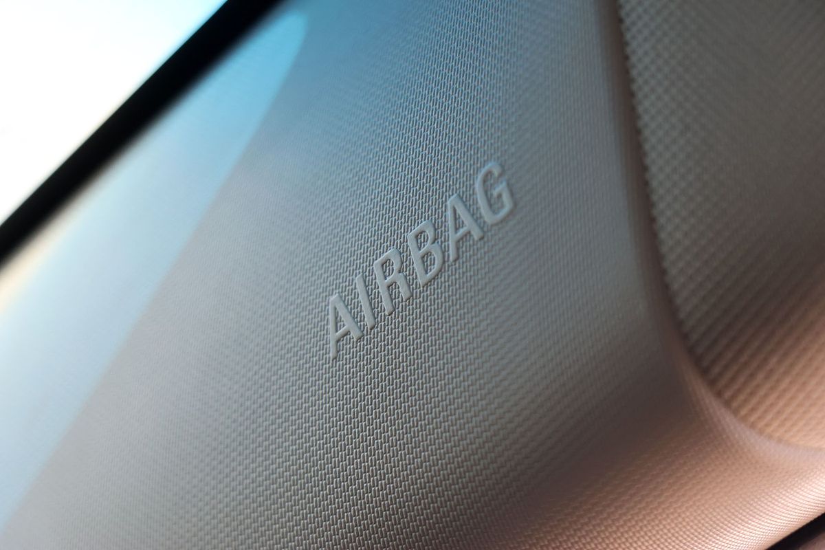 2015 Holden Cruze Equipe in White Used Sedan Hastings VIC