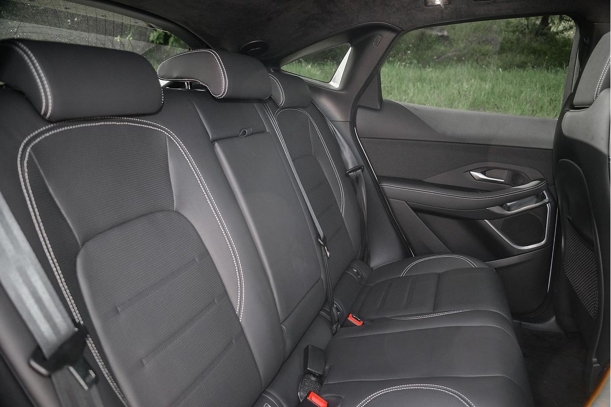 2023 Jaguar E-PACE P250 R-Dynamic HSE X540