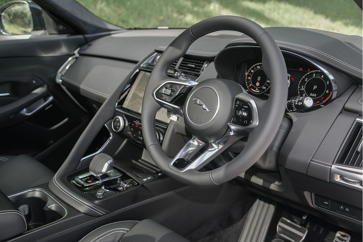 2023 Jaguar E-PACE P250 R-Dynamic HSE X540