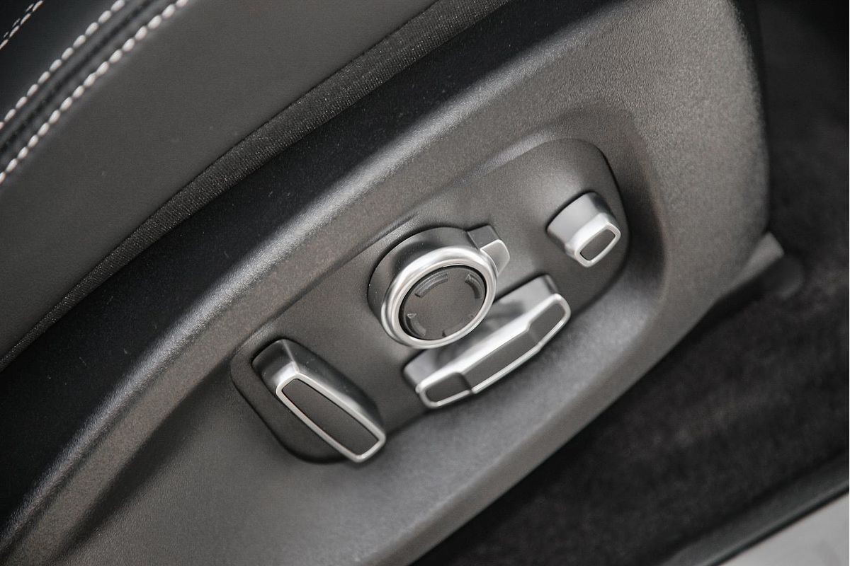 2023 Jaguar E-PACE P250 R-Dynamic HSE X540