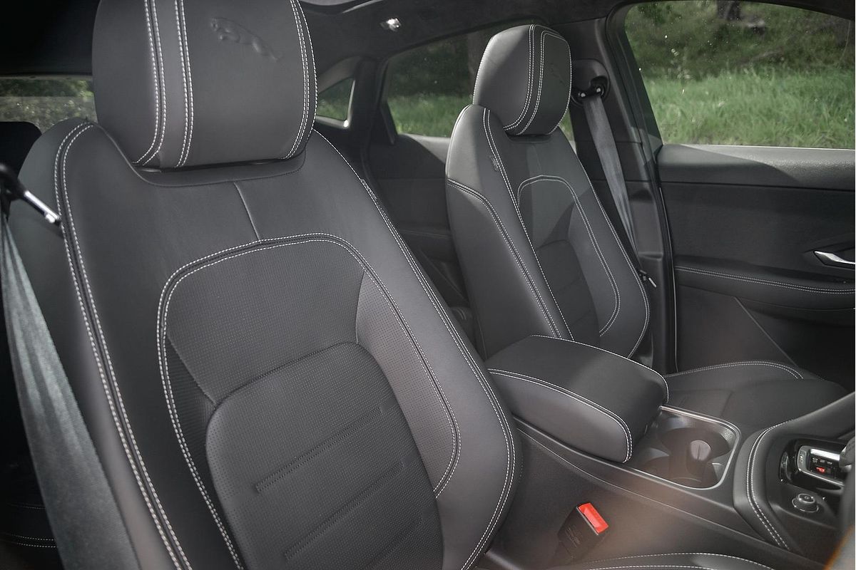 2023 Jaguar E-PACE P250 R-Dynamic HSE X540
