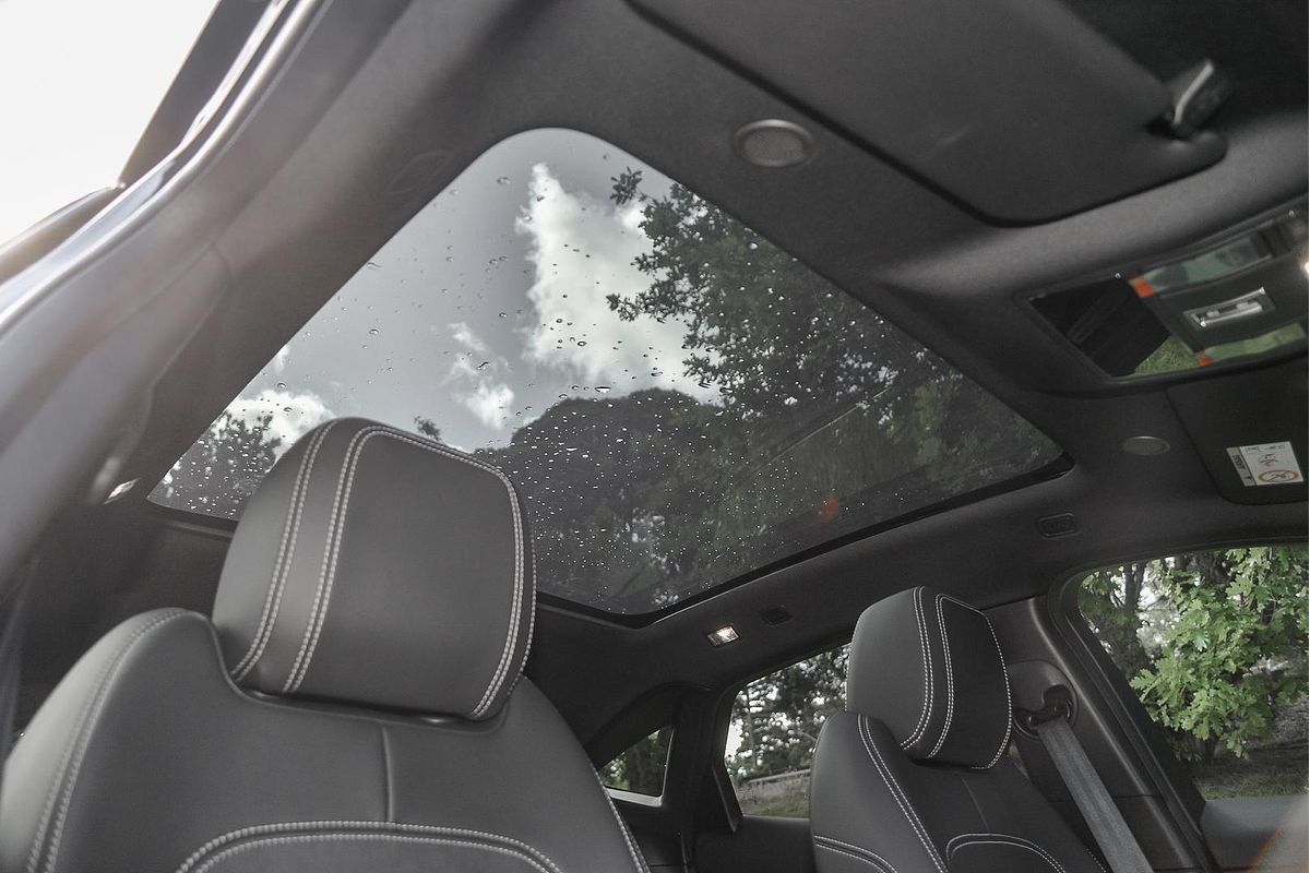 2024 Jaguar E-PACE P250 R-Dynamic SE X540
