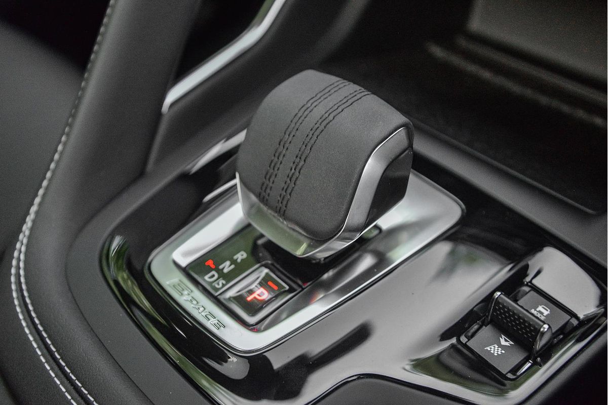 2024 Jaguar E-PACE P250 R-Dynamic SE X540
