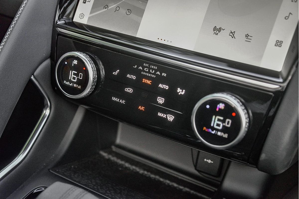2024 Jaguar E-PACE P250 R-Dynamic SE X540