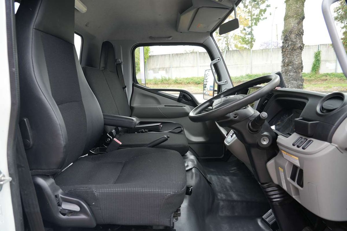 2022 Fuso Canter 515 4x2 SWB