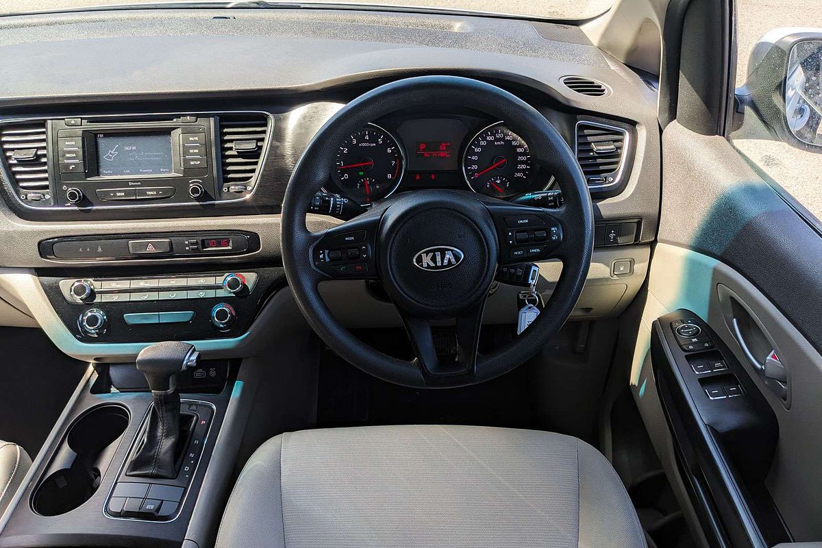 2017 Kia Carnival S YP