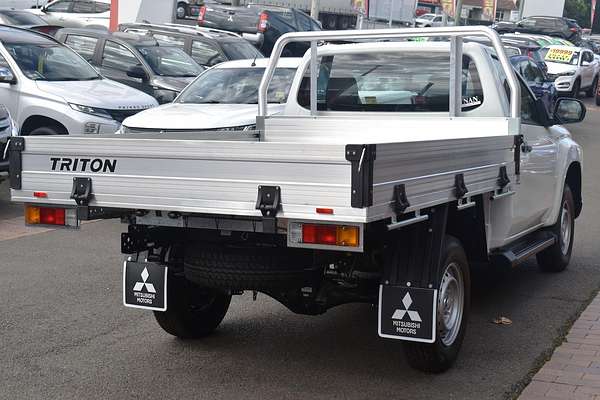 2023 Mitsubishi Triton GLX MR 4X4