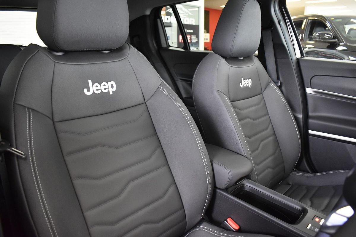 2024 Jeep Avenger Summit JJ
