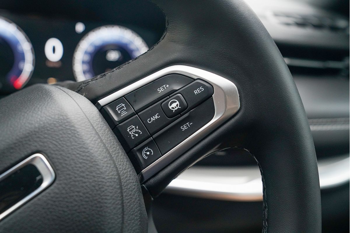 2023 Jeep Compass S-Limited M6