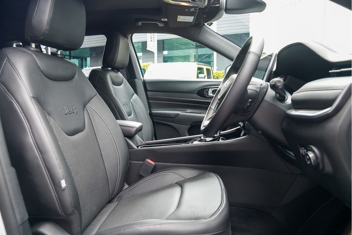 2023 Jeep Compass S-Limited M6