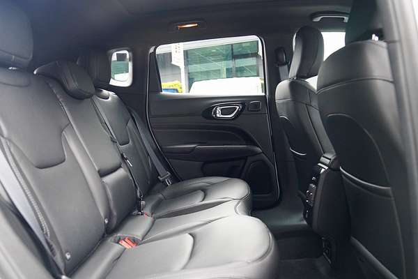2023 Jeep Compass S-Limited M6