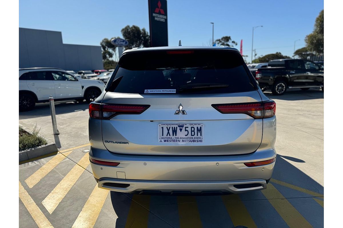 2023 Mitsubishi Outlander LS ZM