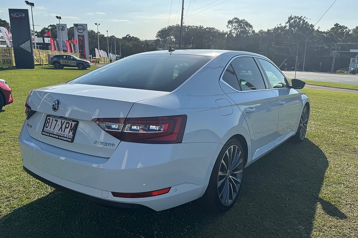 2017 ŠKODA Superb 162TSI NP