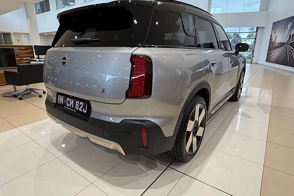 2024 MINI Countryman S Favoured U25