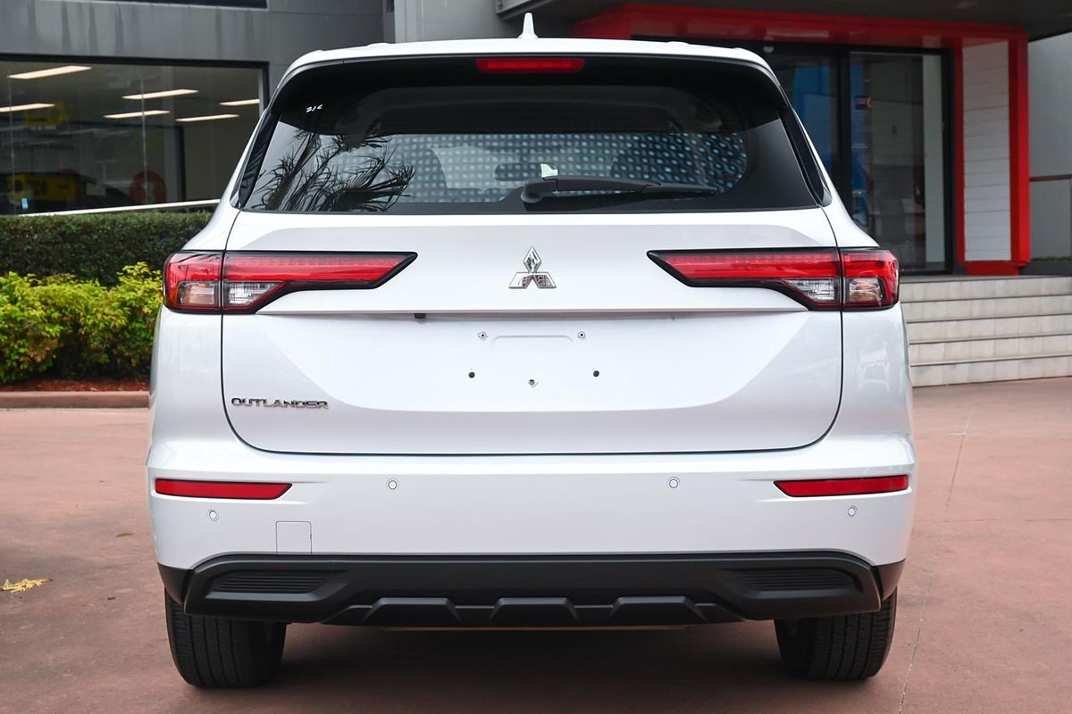 2022 Mitsubishi Outlander ES ZM