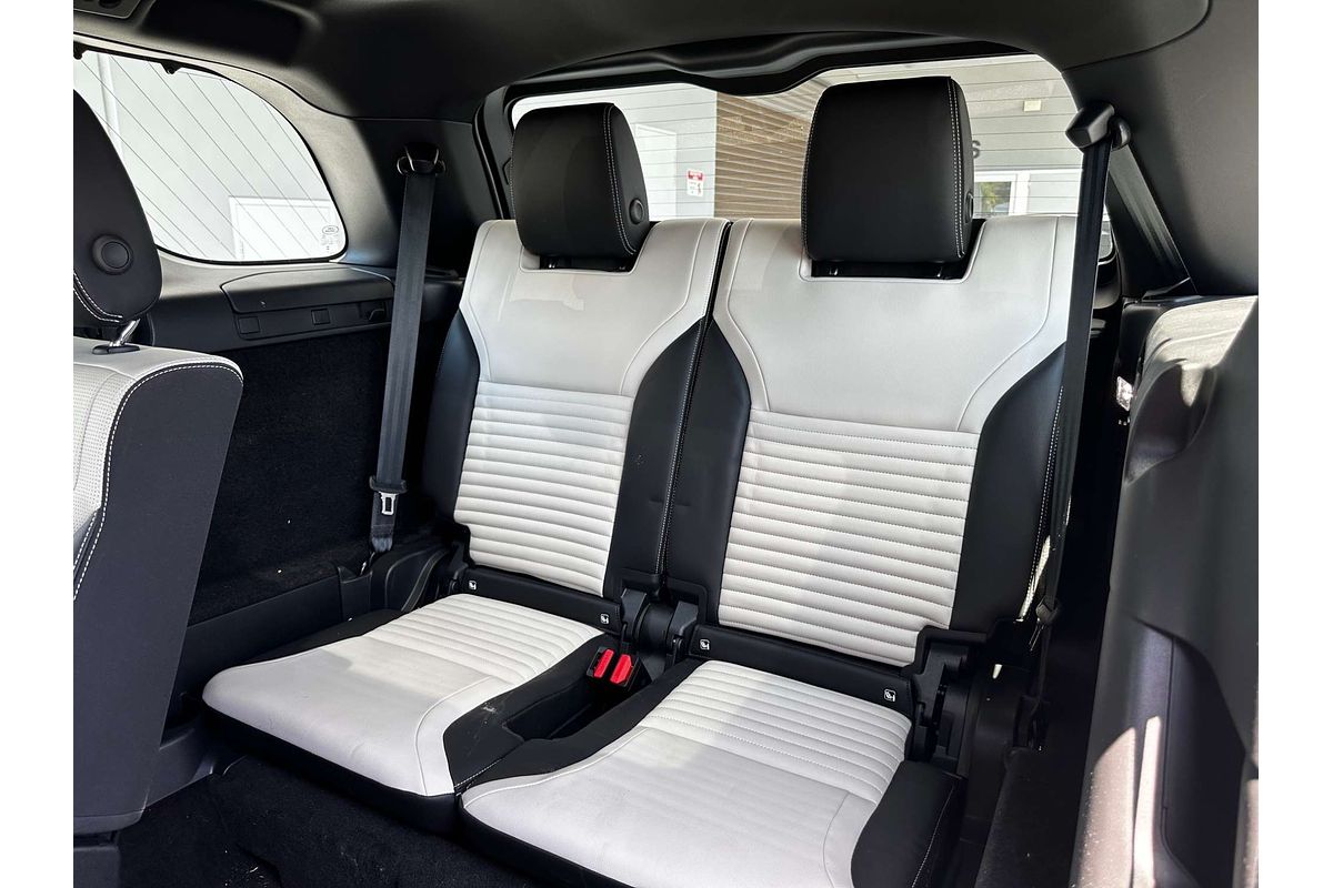 2024 Land Rover Discovery D300 Dynamic SE Series 5
