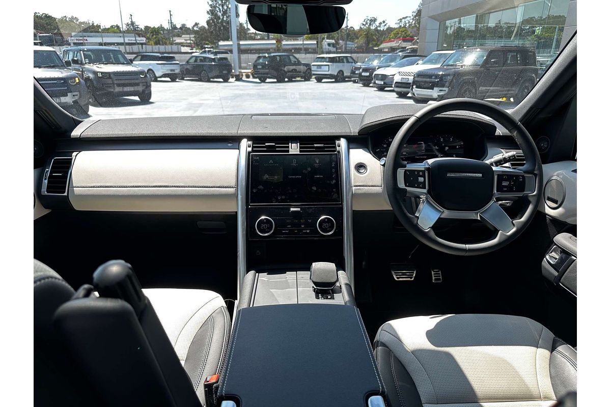 2024 Land Rover Discovery D300 Dynamic SE Series 5