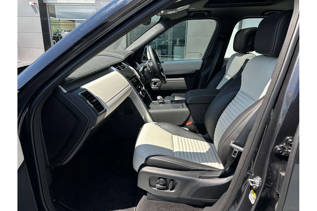 2024 Land Rover Discovery D300 Dynamic SE Series 5