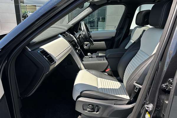 2024 Land Rover Discovery D300 Dynamic SE Series 5